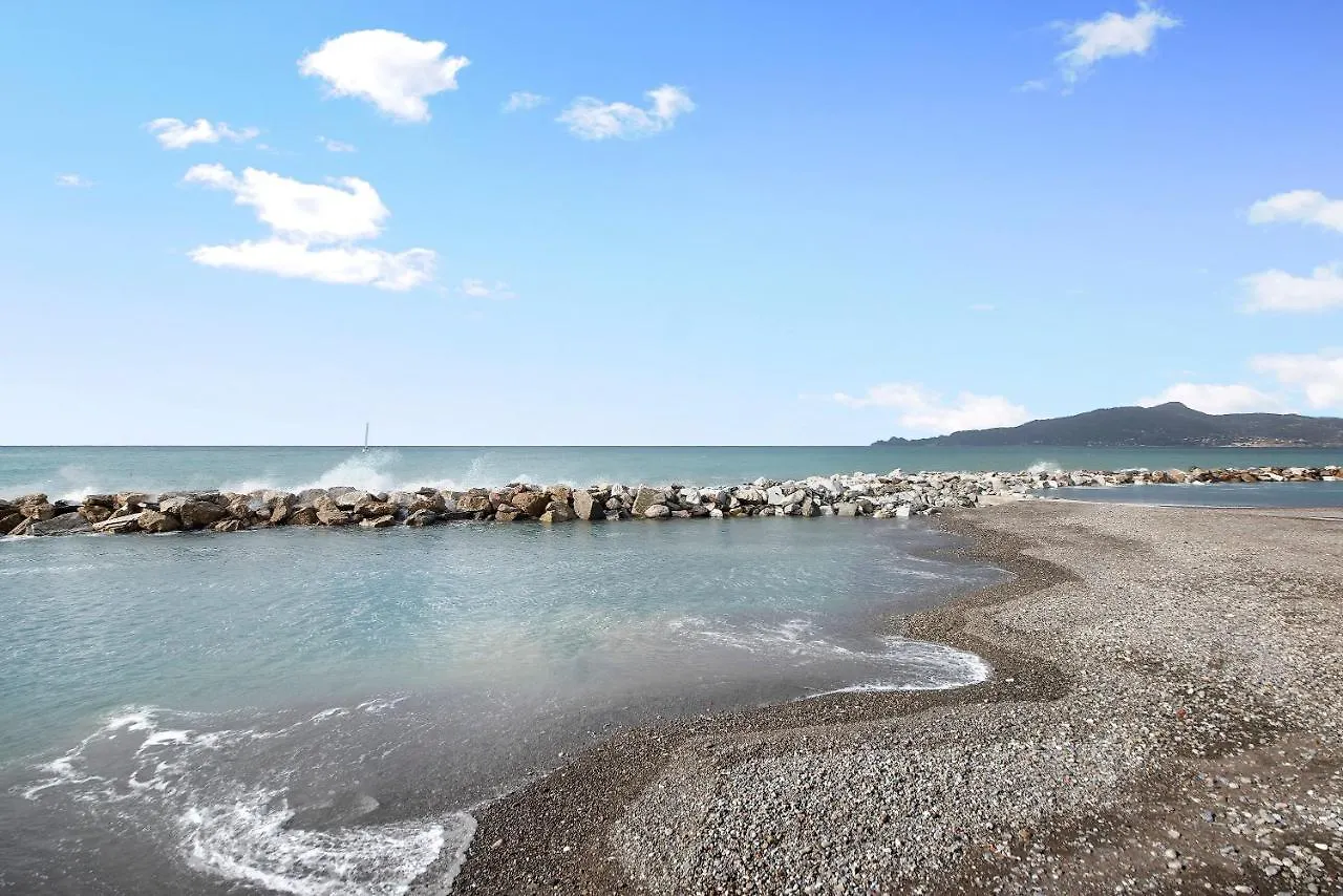 A Due Passi Dal Mare Apartment Chiavari 0*,  Italy